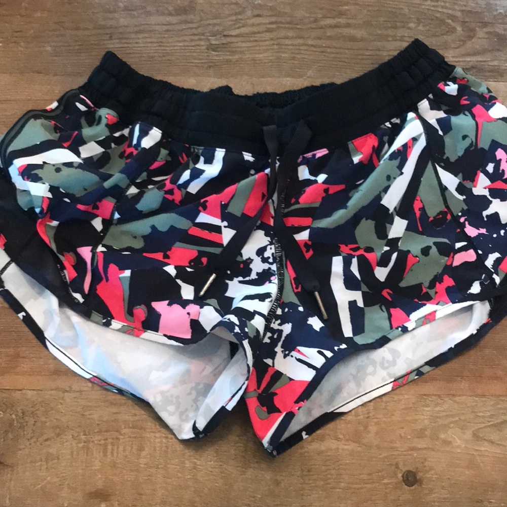 Lululemon bitty hot shorts!😍